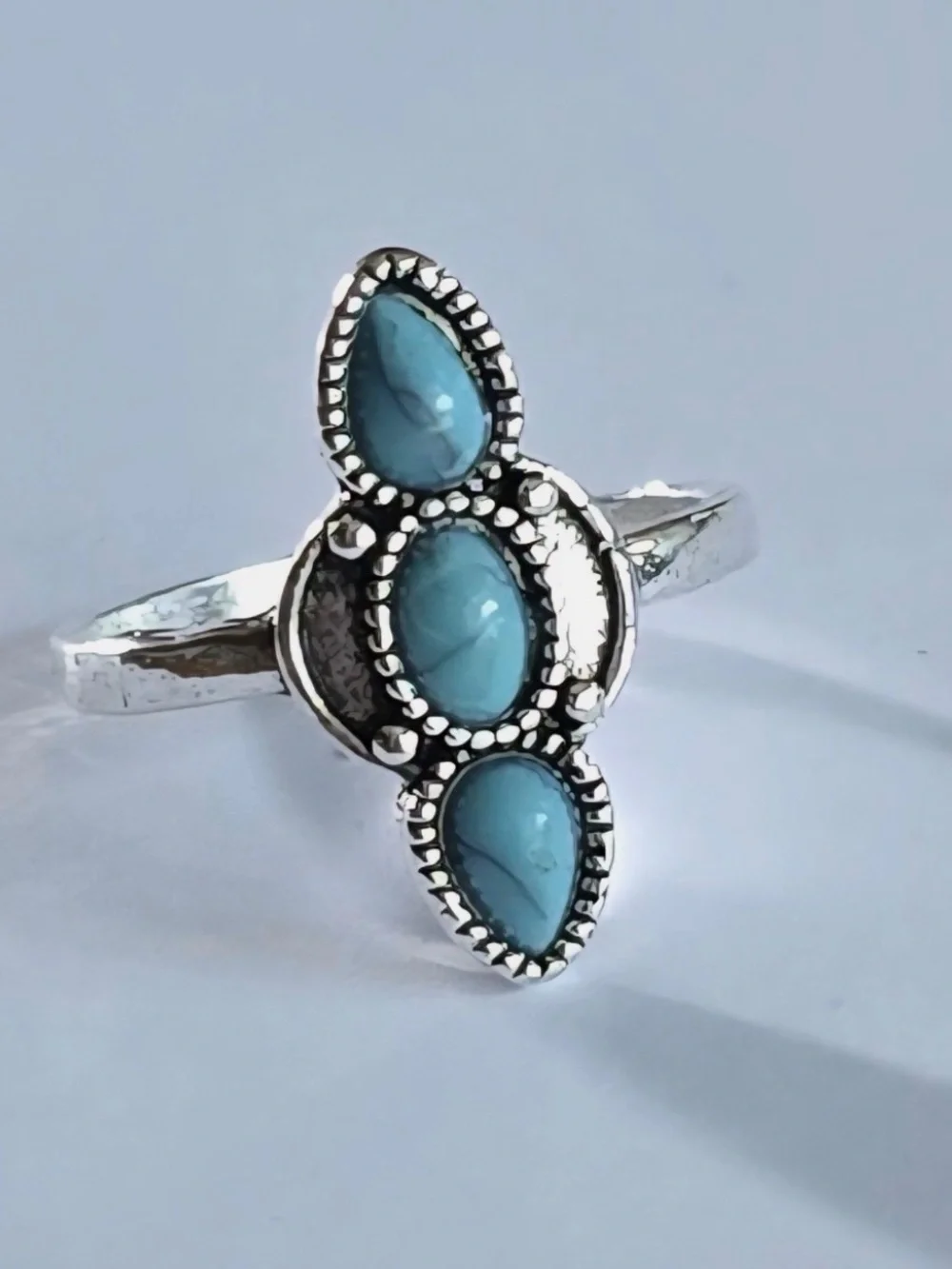Silver Ring with Turquoise Stones SIZE: 7